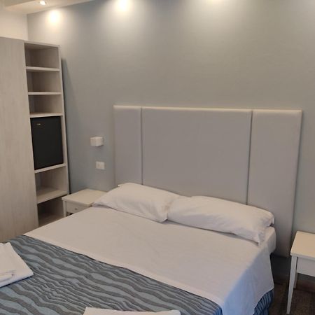 Hotel Caravel Park Римини Екстериор снимка