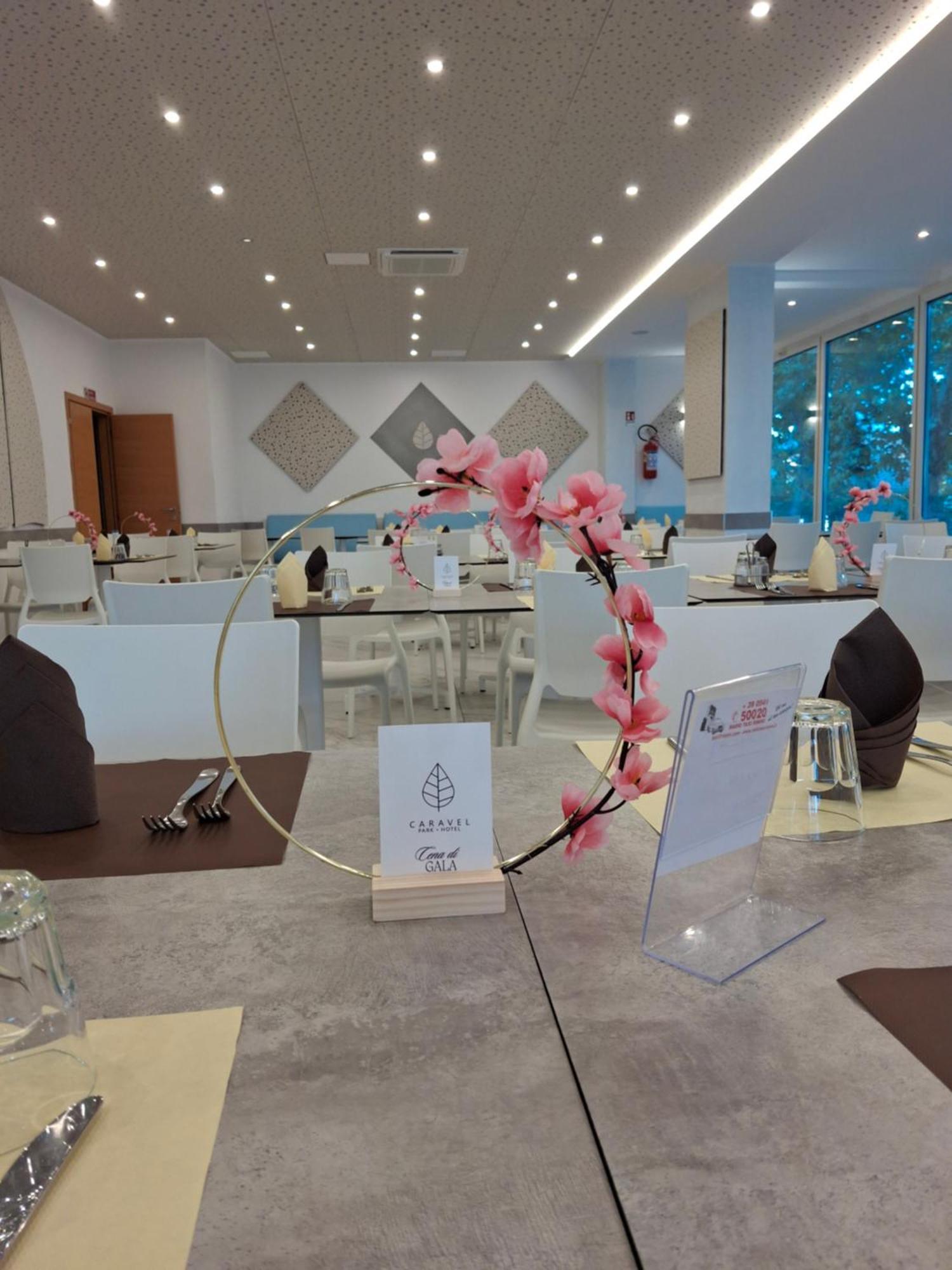 Hotel Caravel Park Римини Екстериор снимка