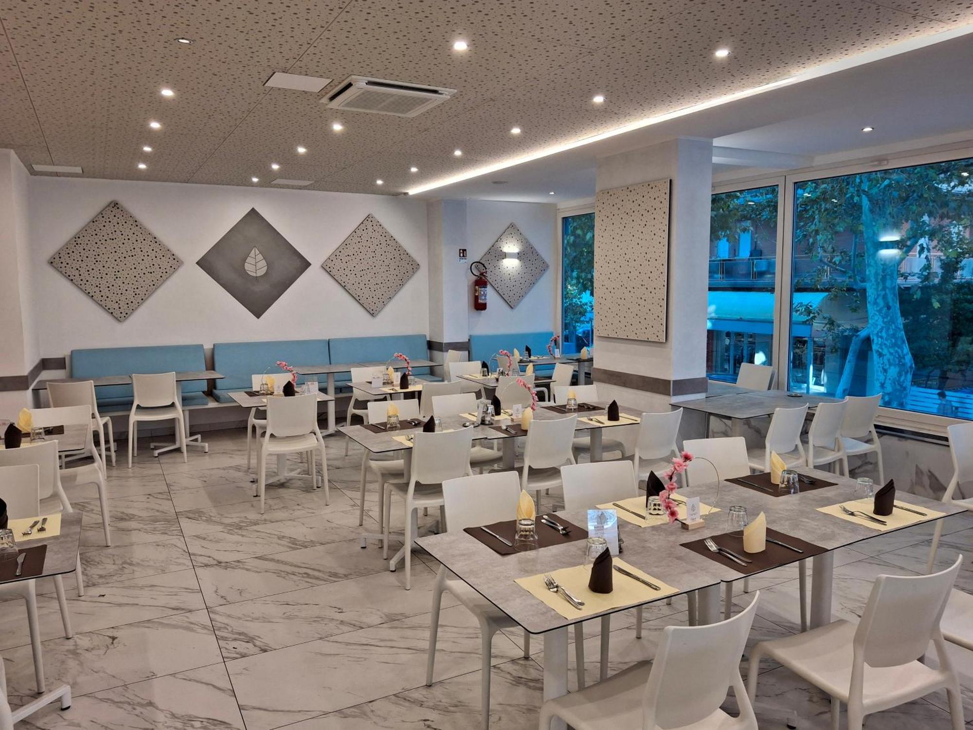 Hotel Caravel Park Римини Екстериор снимка