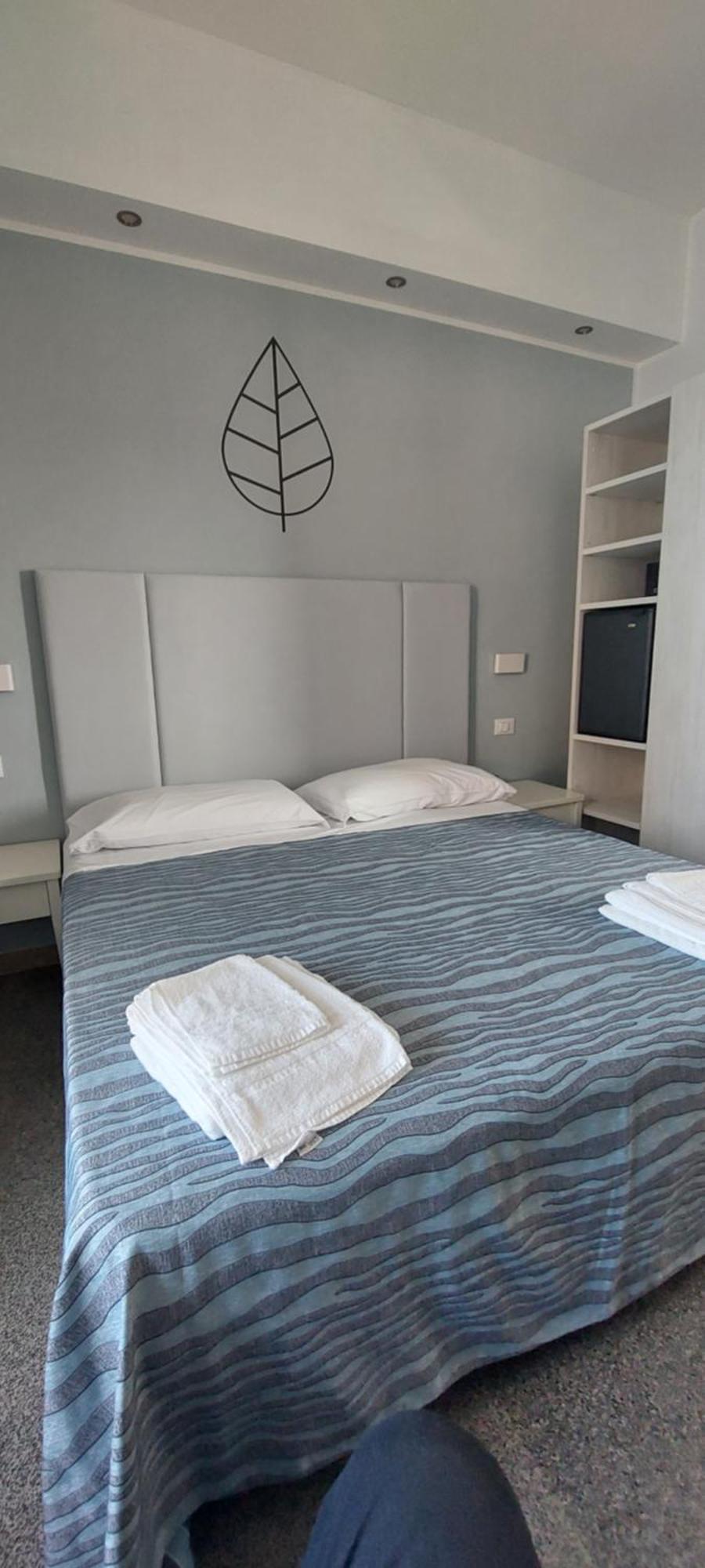 Hotel Caravel Park Римини Екстериор снимка