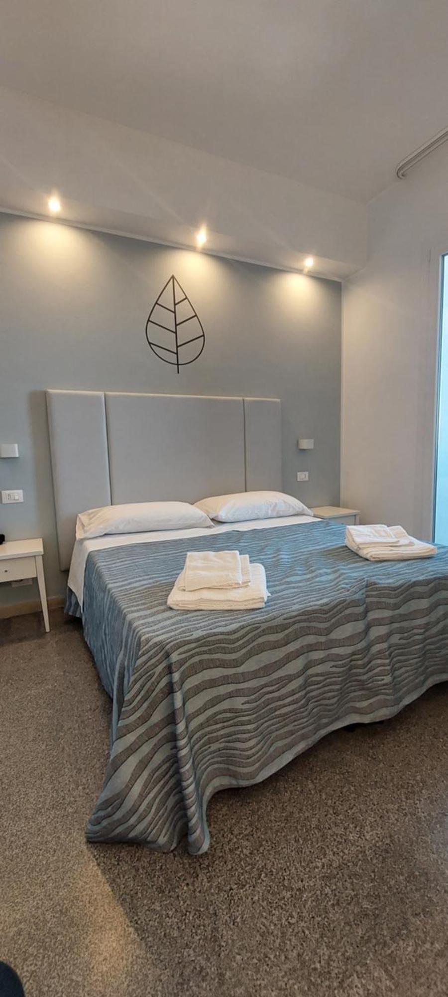 Hotel Caravel Park Римини Екстериор снимка