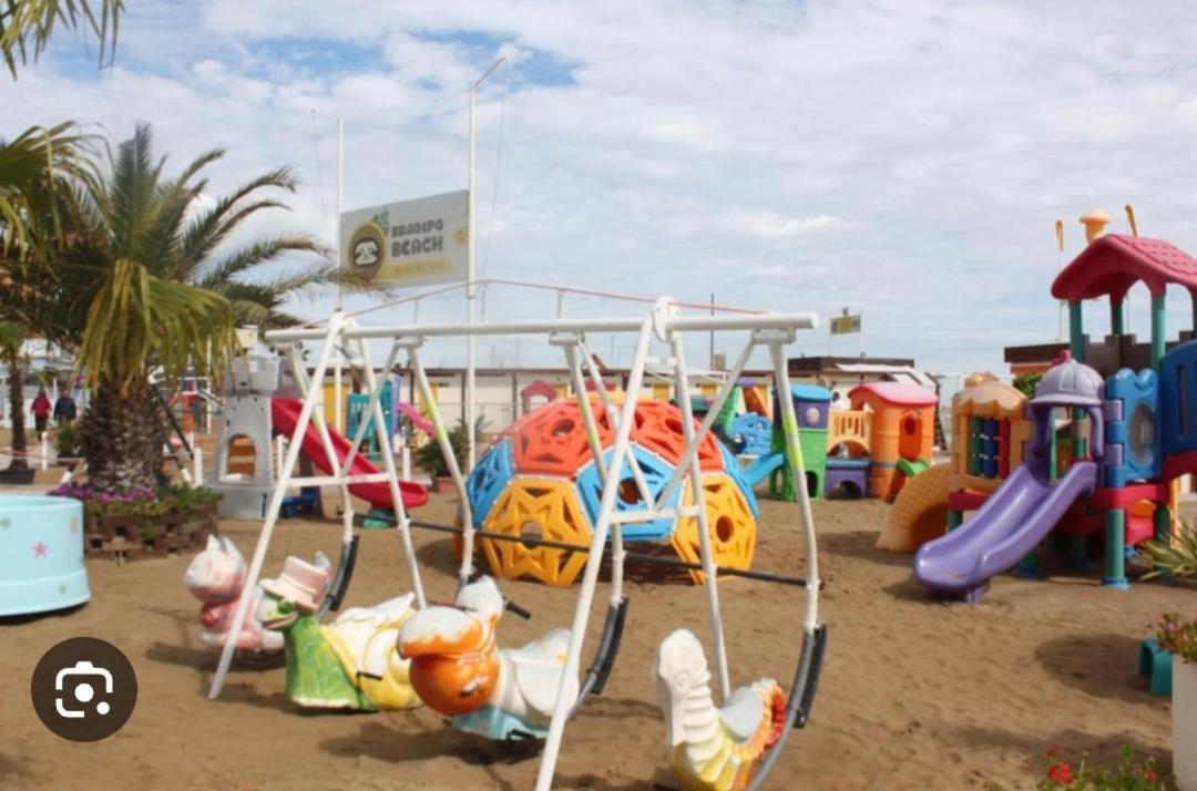 Hotel Caravel Park Римини Екстериор снимка