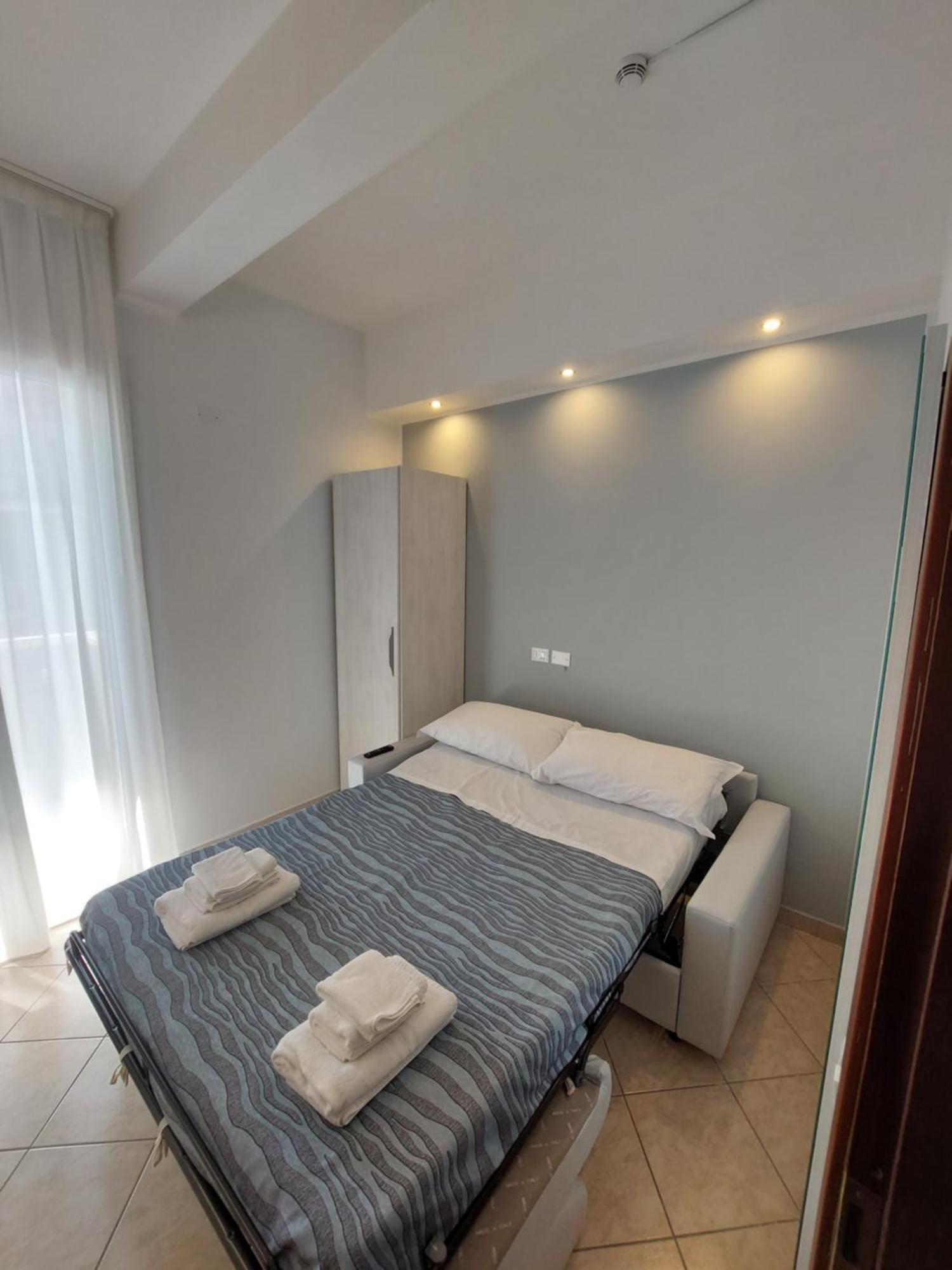 Hotel Caravel Park Римини Екстериор снимка