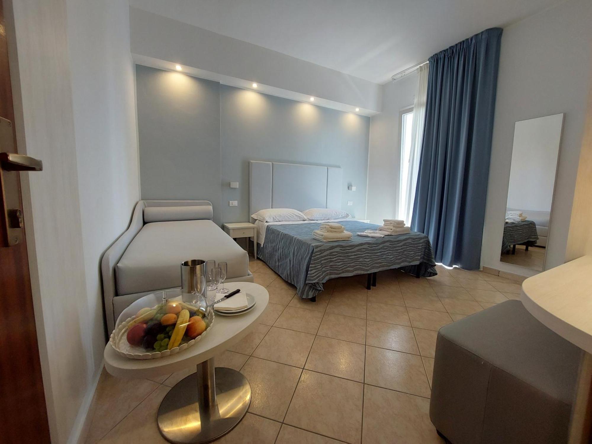 Hotel Caravel Park Римини Екстериор снимка