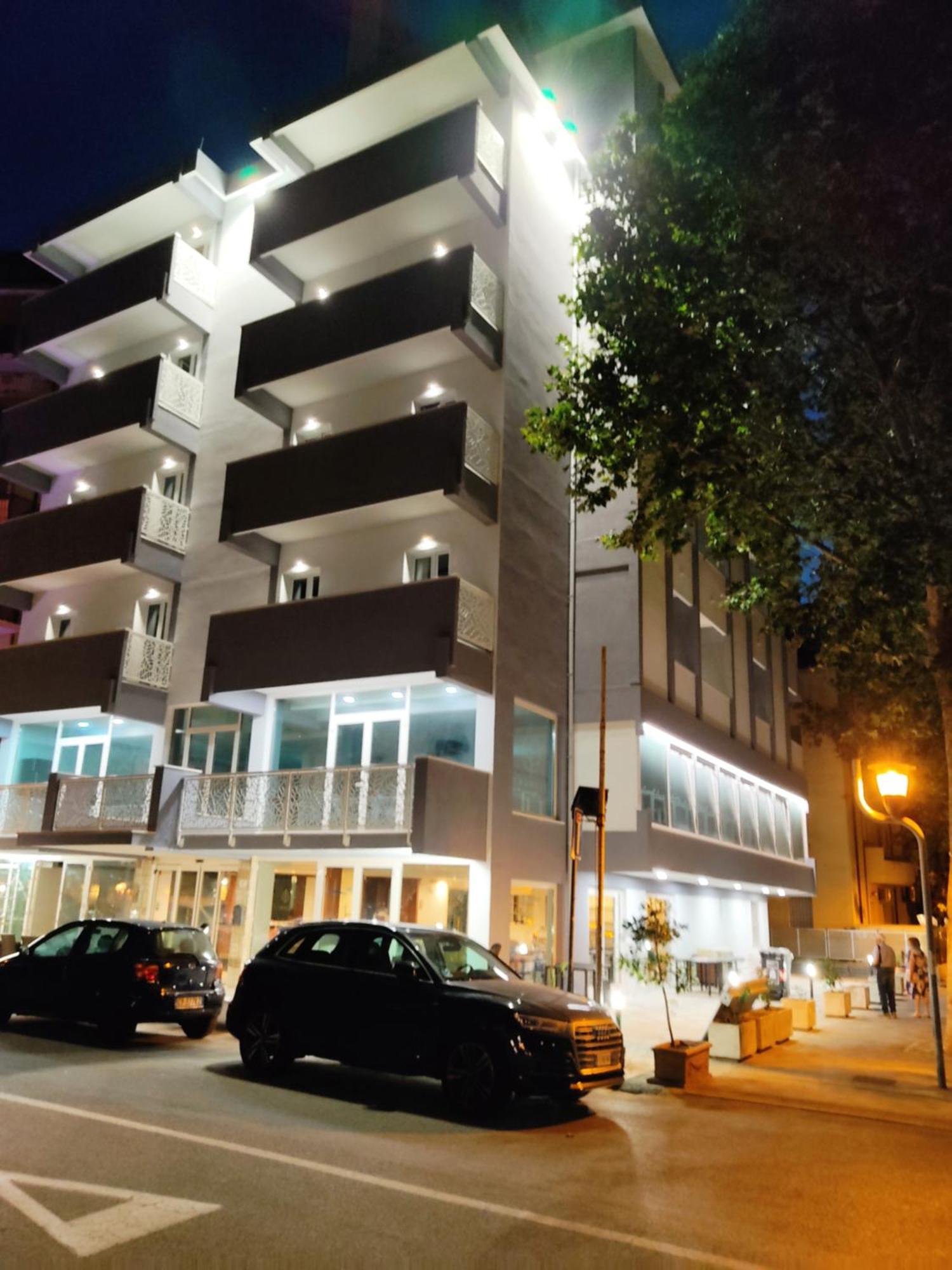 Hotel Caravel Park Римини Екстериор снимка